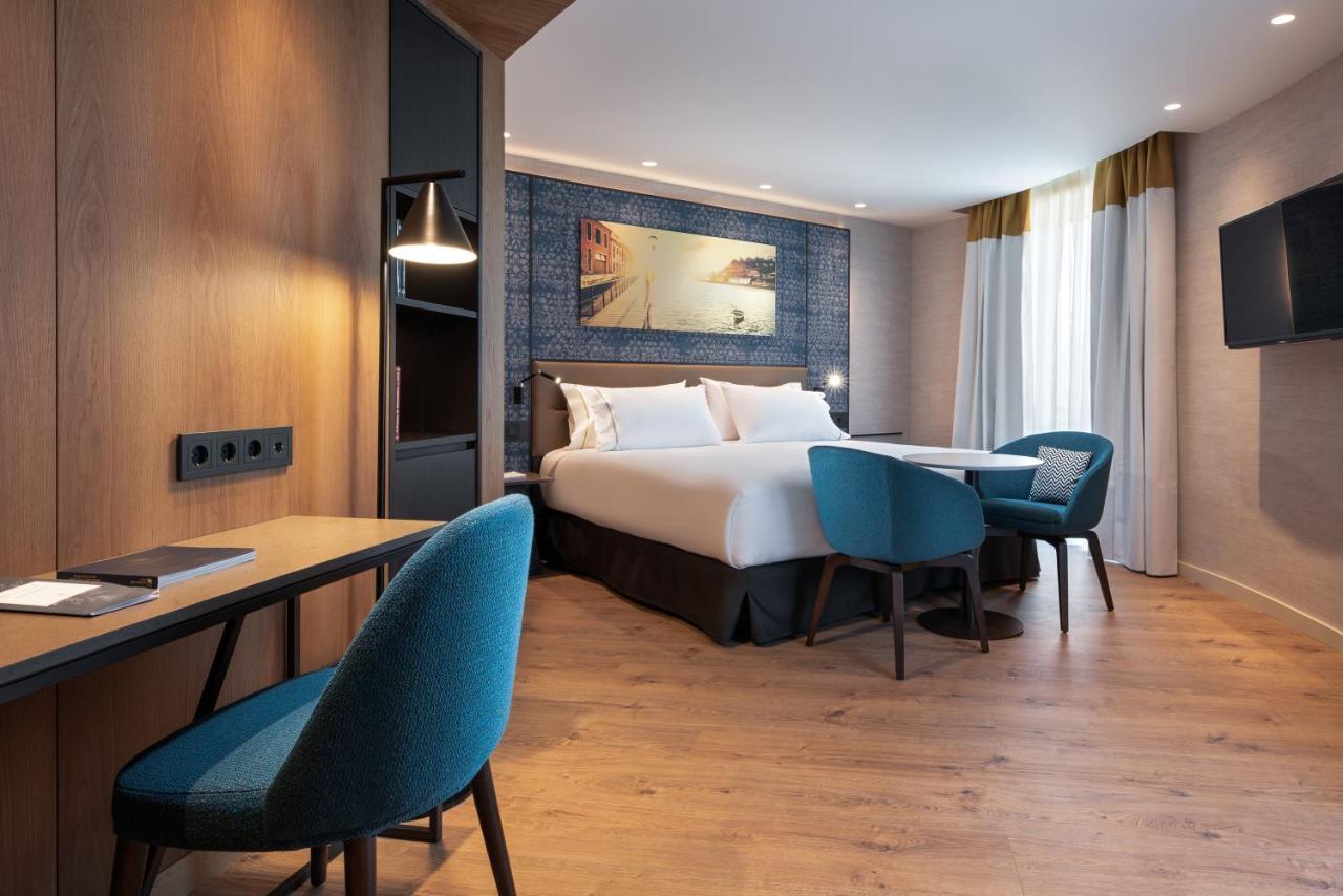 Hotel Eurostars Aliados Porto Zewnętrze zdjęcie A room at the hotel
