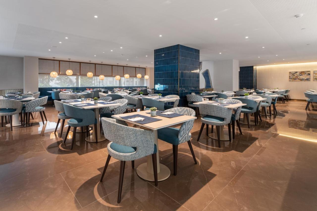 Hotel Eurostars Aliados Porto Zewnętrze zdjęcie The lounge at London Heathrow Airport