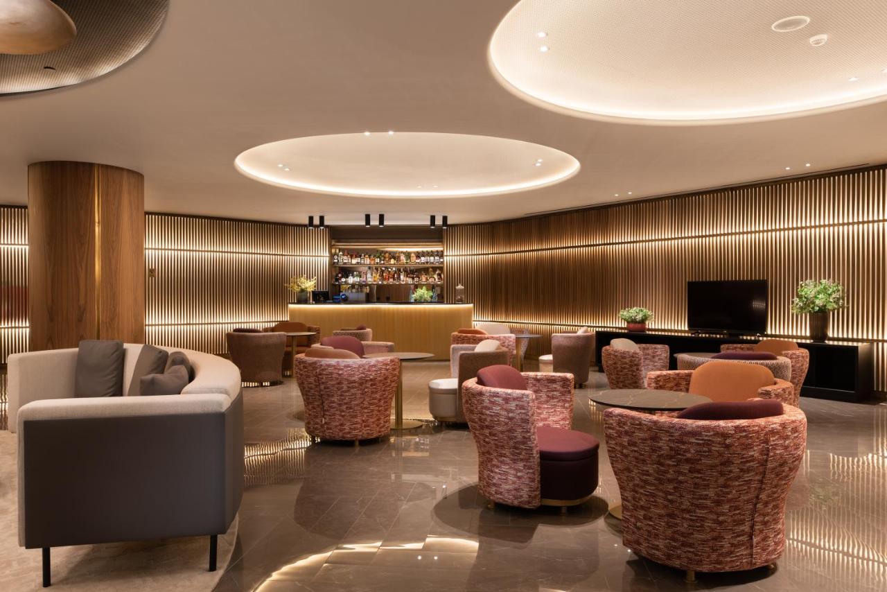 Hotel Eurostars Aliados Porto Zewnętrze zdjęcie The lounge at the airport