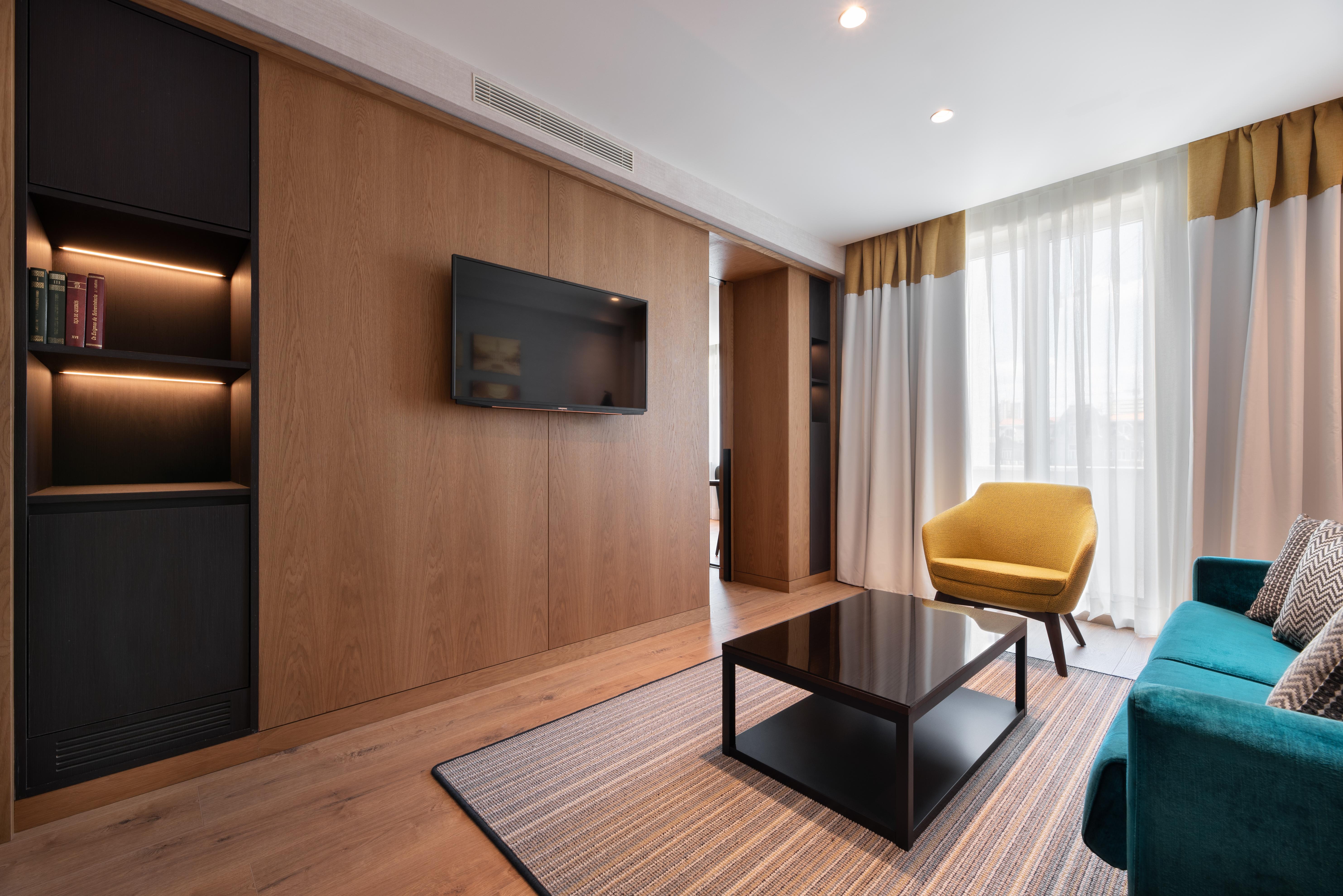 Hotel Eurostars Aliados Porto Zewnętrze zdjęcie A suite at the hotel